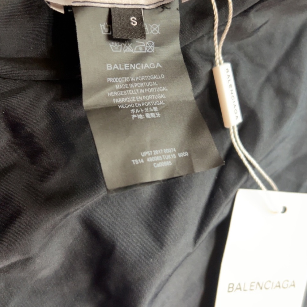 RARE Balenciaga Girls’ Yoga Set – Size S or Women’s XS – NWT Luxe Black 2-Piece - Picture 9 of 11